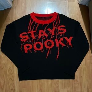 Error print sweater “stays pooky”